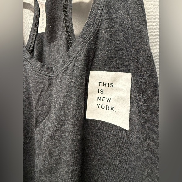 Lululemon Women’s Dark Gray This Is New York Razor Back Tank Top Size 4 - Picture 2 of 4